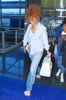 Rihanna feet photo thumbnail