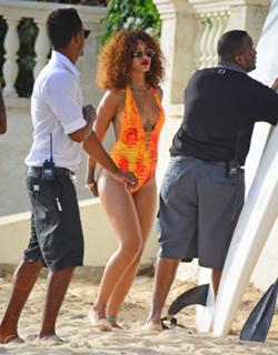 Rihanna feet photo thumbnail