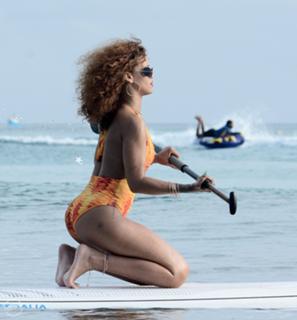 Rihanna feet photo thumbnail