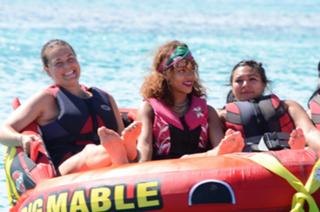 Rihanna feet photo thumbnail