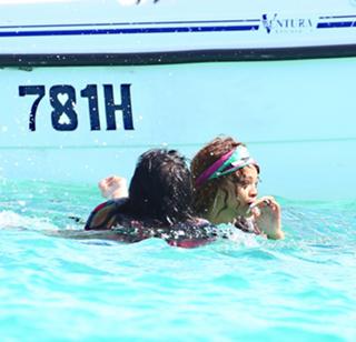 Rihanna feet photo thumbnail