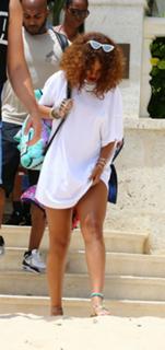 Rihanna feet photo thumbnail