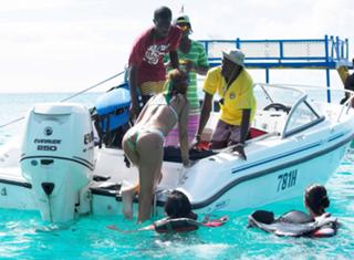 Rihanna feet photo thumbnail