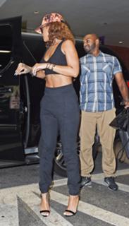 Rihanna feet photo thumbnail