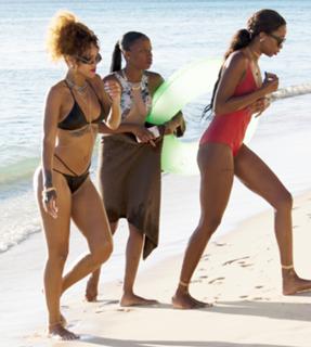 Rihanna feet photo thumbnail