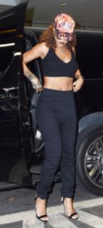 Rihanna feet photo thumbnail