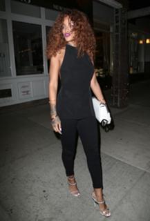 Rihanna feet photo thumbnail