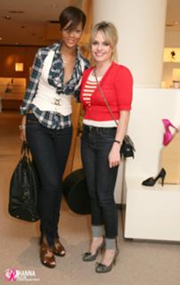 Rihanna feet photo thumbnail