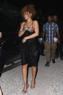 Rihanna feet photo thumbnail
