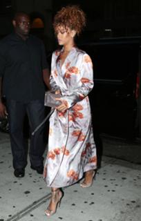 Rihanna feet photo thumbnail