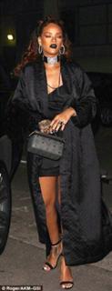 Rihanna feet photo thumbnail