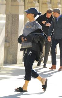 Rihanna feet photo thumbnail