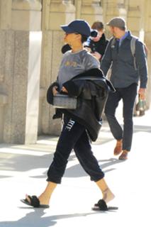 Rihanna feet photo thumbnail