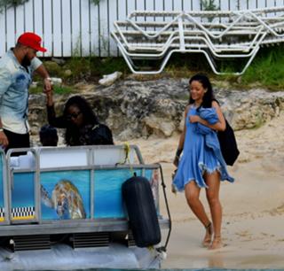 Rihanna feet photo thumbnail