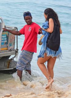 Rihanna feet photo thumbnail