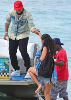 Rihanna feet photo thumbnail