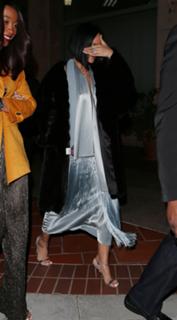 Rihanna feet photo thumbnail