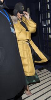 Rihanna feet photo thumbnail