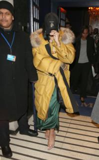 Rihanna feet photo thumbnail