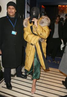 Rihanna feet photo thumbnail