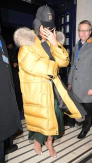 Rihanna feet photo thumbnail