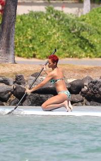 Rihanna feet photo thumbnail