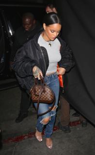 Rihanna feet photo thumbnail
