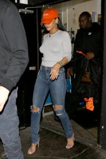 Rihanna feet photo thumbnail