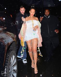 Rihanna feet photo thumbnail
