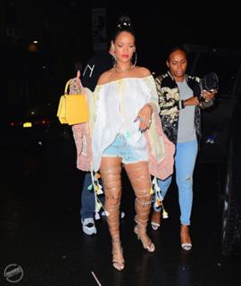Rihanna feet photo thumbnail