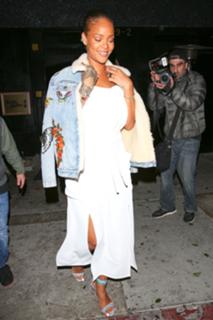 Rihanna feet photo thumbnail