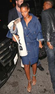 Rihanna feet photo thumbnail