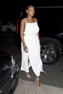 Rihanna feet photo thumbnail