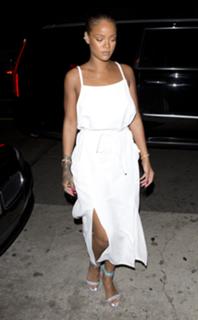 Rihanna feet photo thumbnail