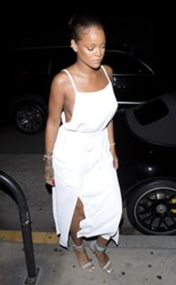 Rihanna feet photo thumbnail