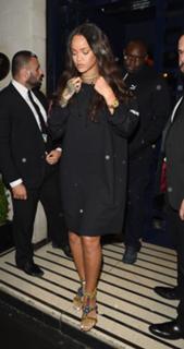 Rihanna feet photo thumbnail