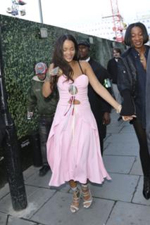 Rihanna feet photo thumbnail