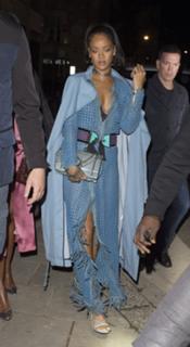 Rihanna feet photo thumbnail