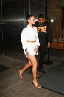 Rihanna feet photo thumbnail