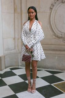 Rihanna feet photo thumbnail