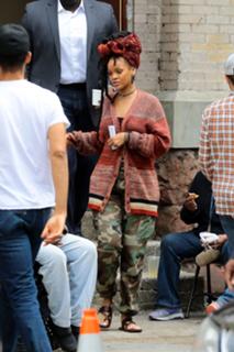Rihanna feet photo thumbnail