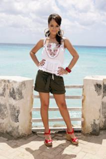 Rihanna feet photo thumbnail