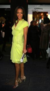 Rihanna feet photo thumbnail