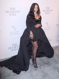 Rihanna feet photo thumbnail