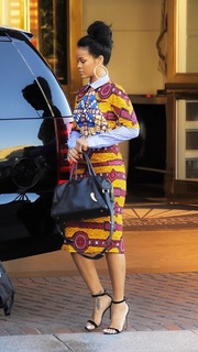 Rihanna feet photo thumbnail