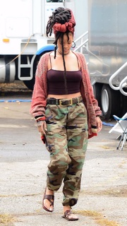 Rihanna feet photo thumbnail