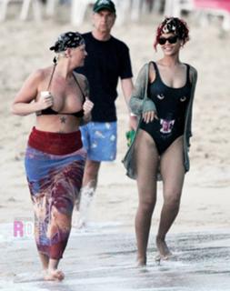 Rihanna feet photo thumbnail