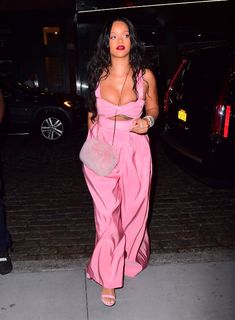 Rihanna feet photo thumbnail