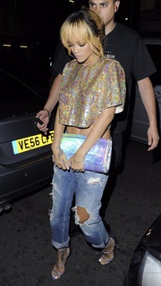 Rihanna feet photo thumbnail