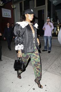 Rihanna feet photo thumbnail